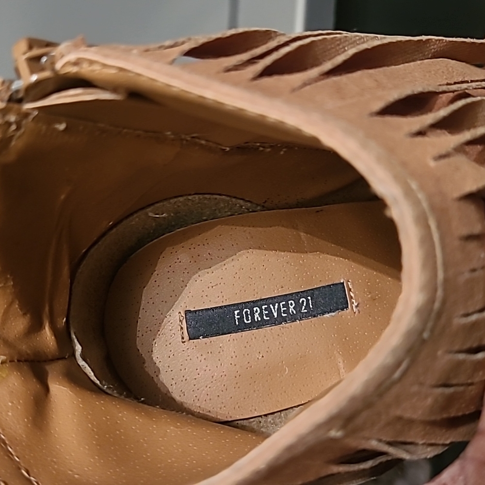 Heeled booties with fringe! - Picture 6 of 6